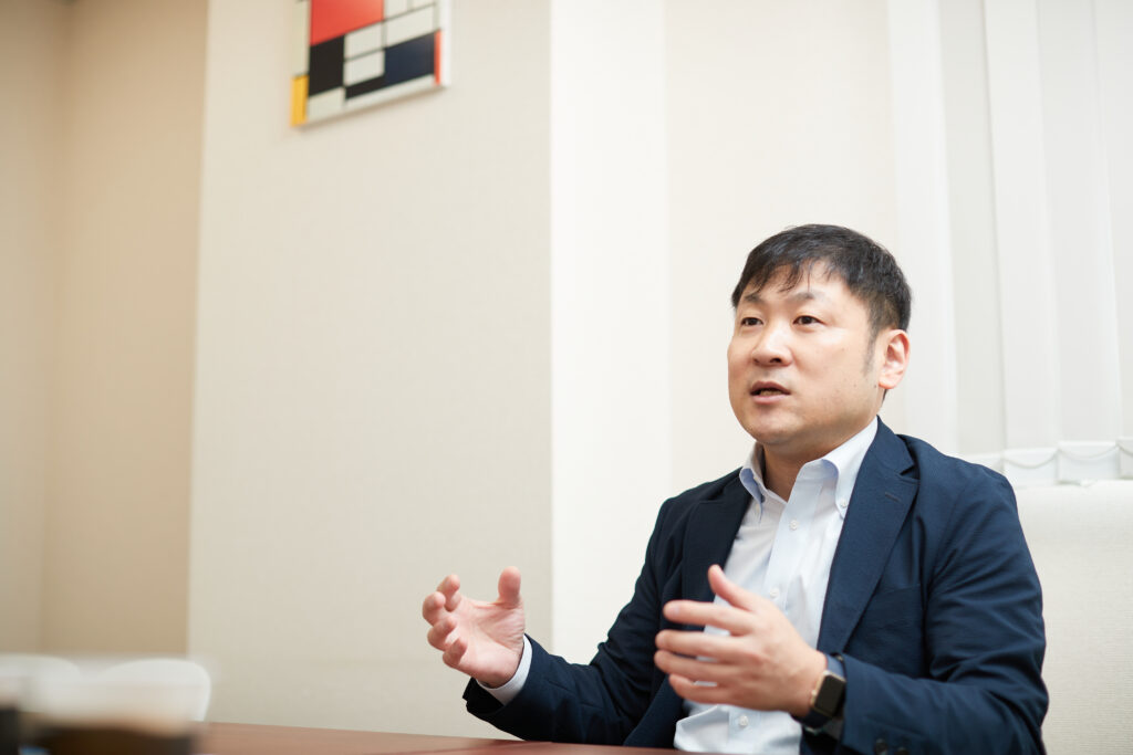 話をする曽和氏