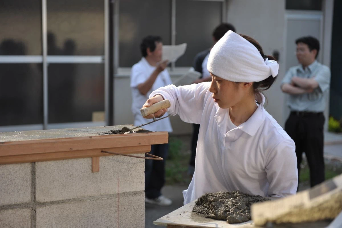建築現場で活躍する女性のイメージ