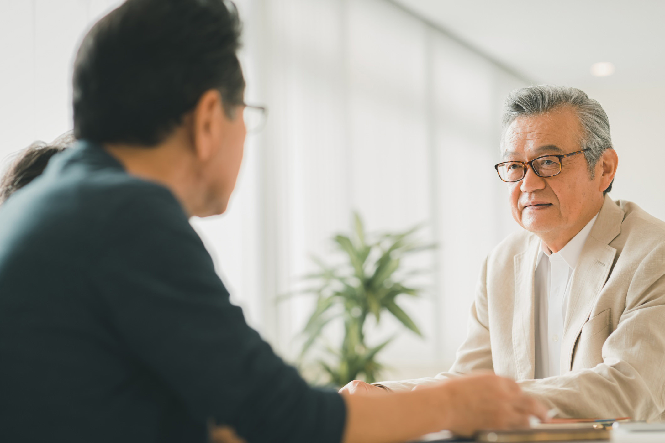 70歳までの就労確保を促す「改正高年齢者雇用安定法」 雇用リスク回避の方法とは？