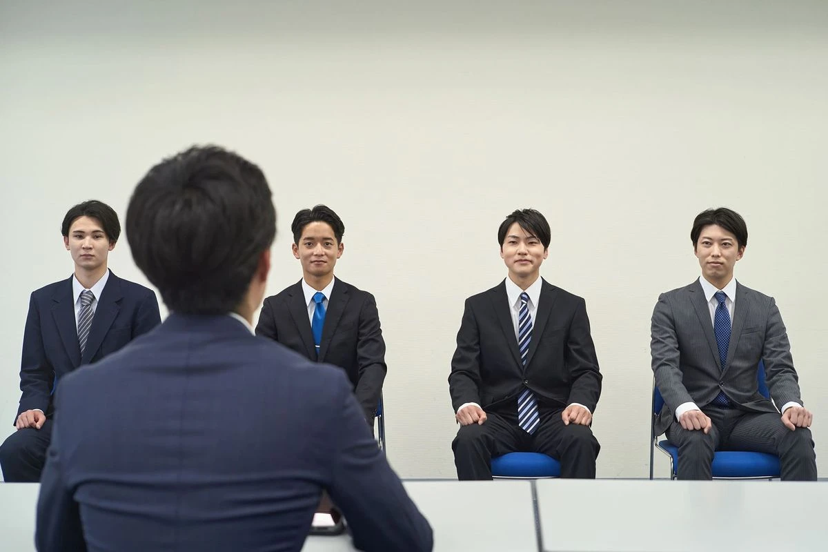 面接しているイメージ