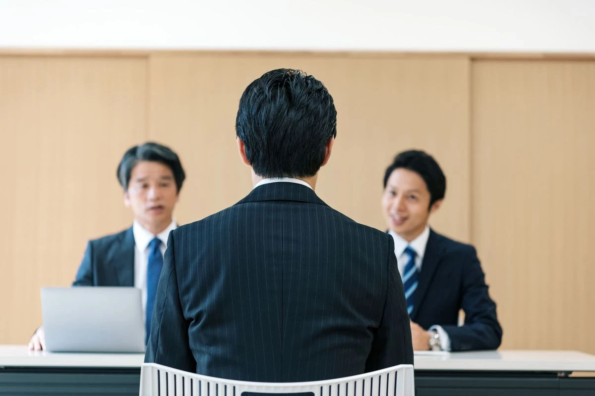 面接しているイメージ