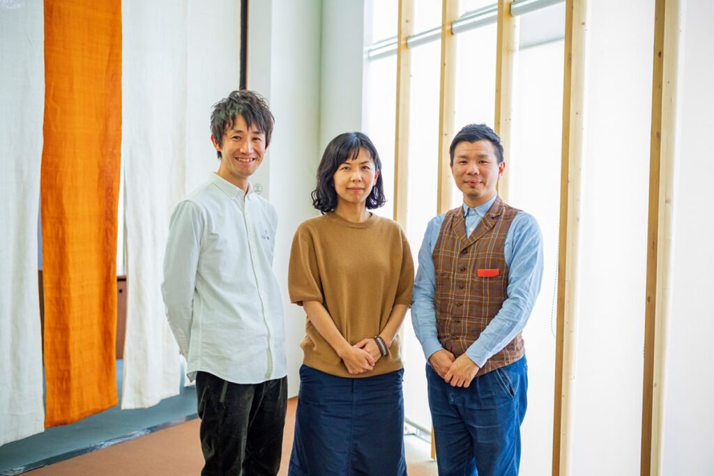 株式会社中川政七商店 取締役 副社長 荻野祐氏、経営企画室の岩村奈緒子氏、人事の荒井勉氏