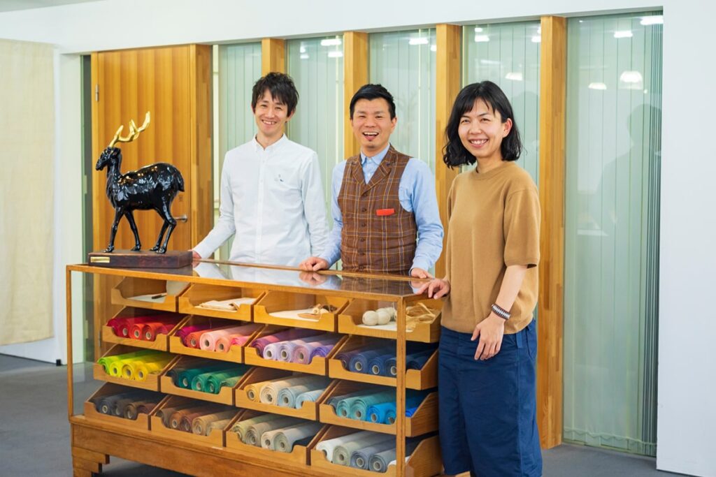 (左から)株式会社中川政七商店 荻野祐氏、荒井勉氏、岩村奈緒子氏