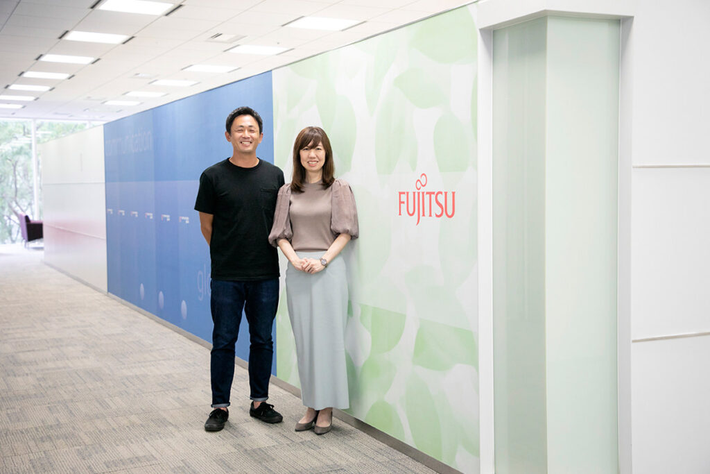 富士通株式会社 人材採用センターの稲富氏(左)と松橋氏(右)