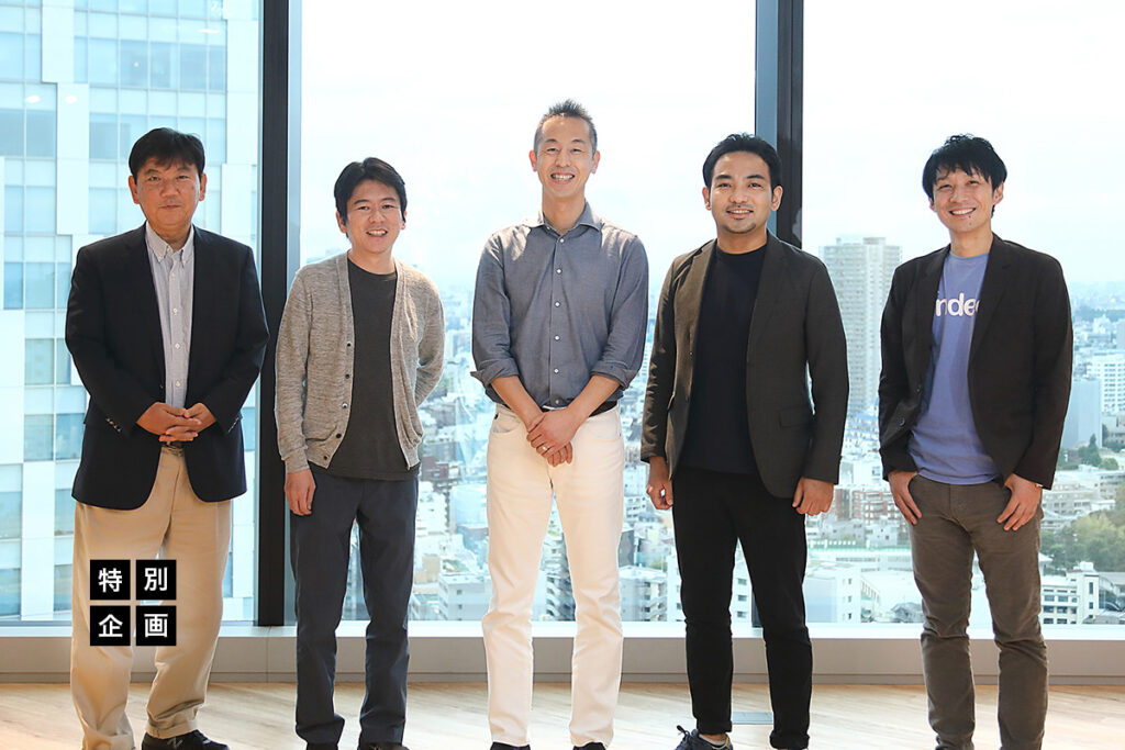 特別企画／左からルーセントドアーズ株式会社 代表取締役 黒田真行氏、ソフトバンク株式会社 人事本部 副本部長 採用・人材開発統括部 統括部長 未来人材推進室 室長 グループ人事統括室 室長 源田泰之氏、株式会社サイバーエージェント 常務執行役員 CHO 曽山哲人氏、サイボウズ株式会社 人事本部 部長 青野誠氏、Indeed Japan株式会社 代表取締役 / ゼネラルマネジャー 大八木紘之氏