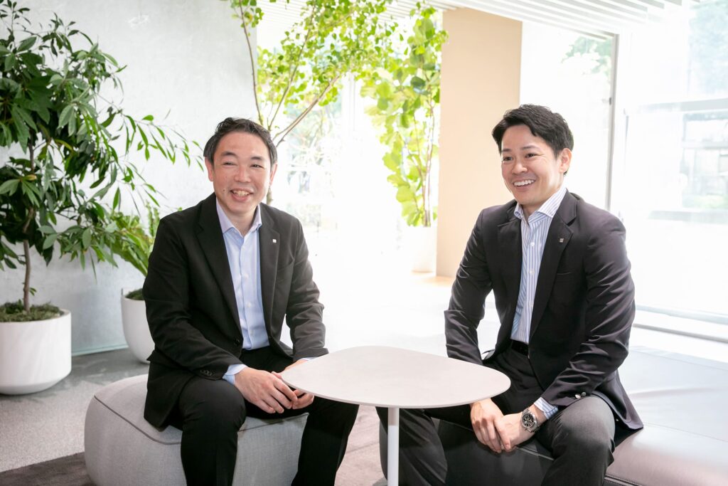 人材採用部キャリア採用グループの田村氏（左）と上杉氏（右）