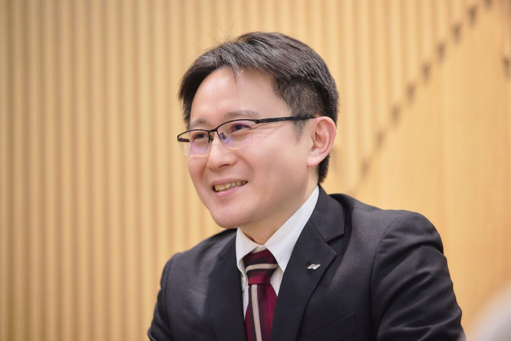インタビューに応える人財開発事業部　シニアエキスパート 千石友明様