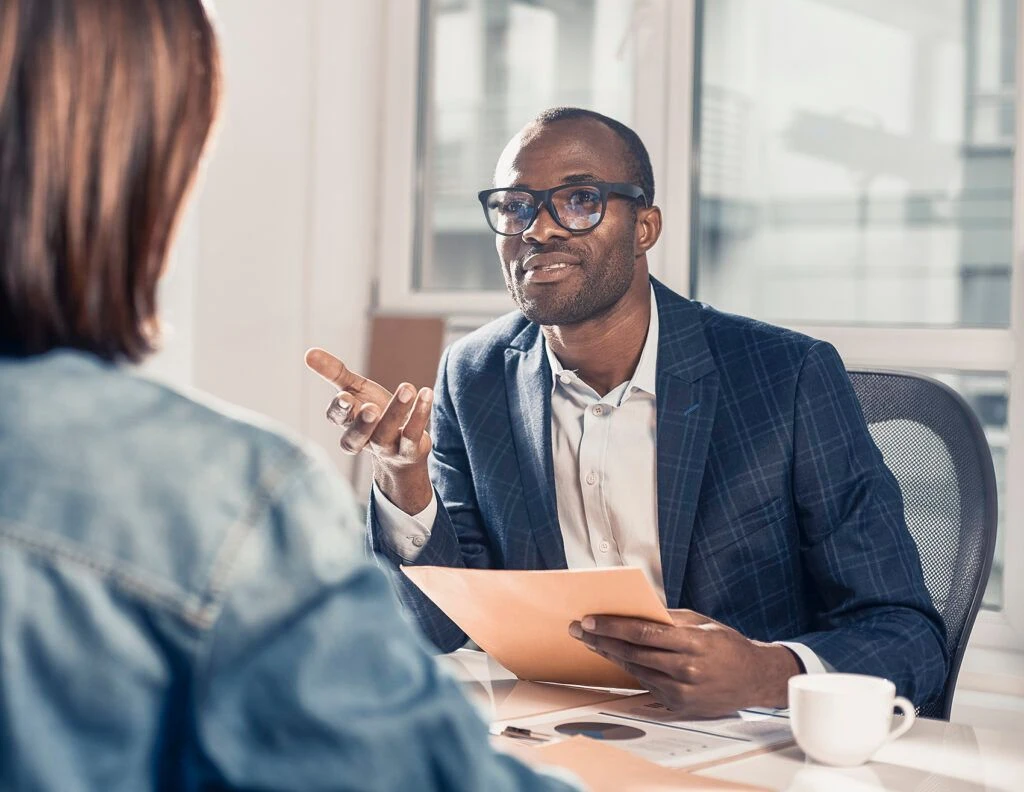 Engage quickly: Candidate and recruiter conducting a productive in person interview