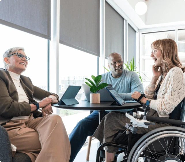 Un entretien en personne lors d'un événement de recrutement Indeed