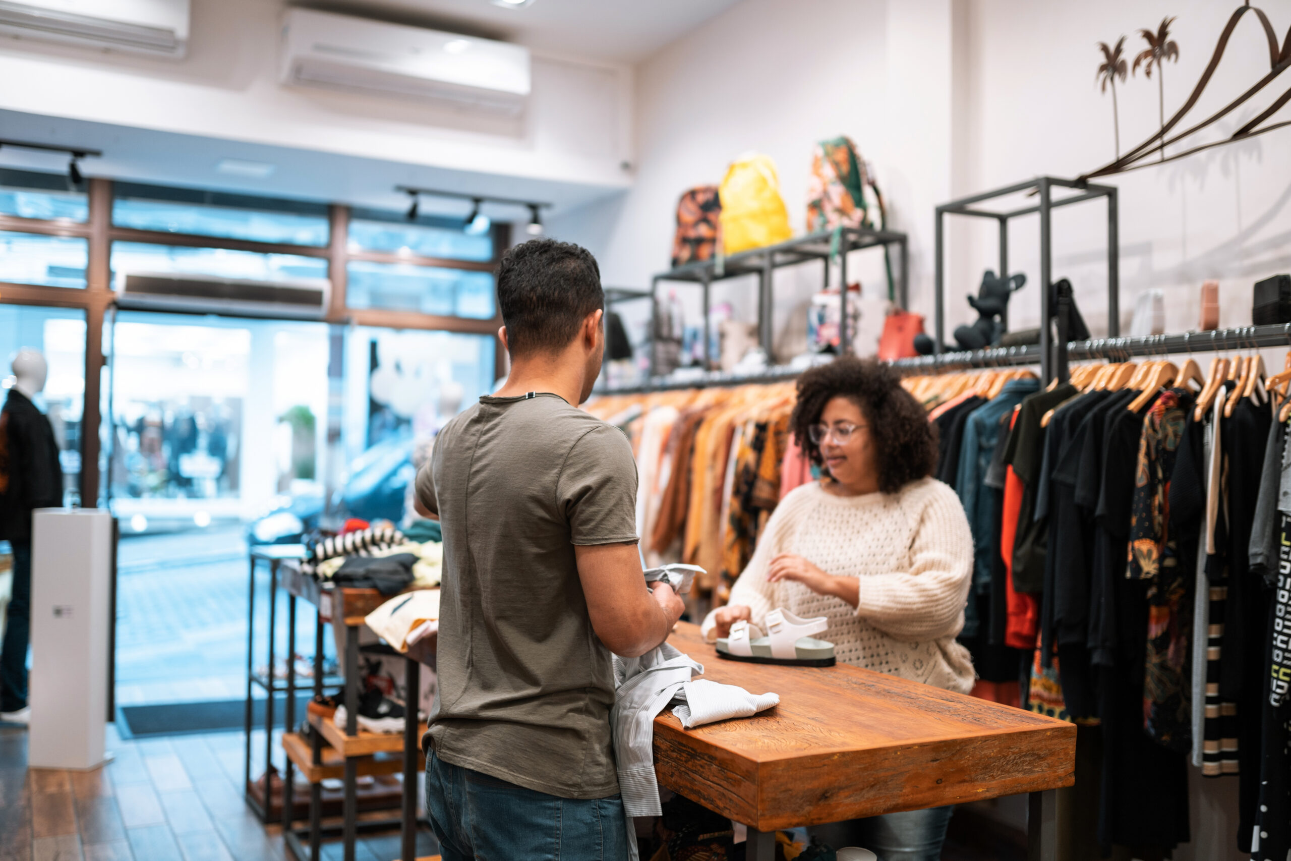 Retail and sales roles remain the most common seasonal job titles in the UK, even as overall postings stay well below pre-pandemic levels.