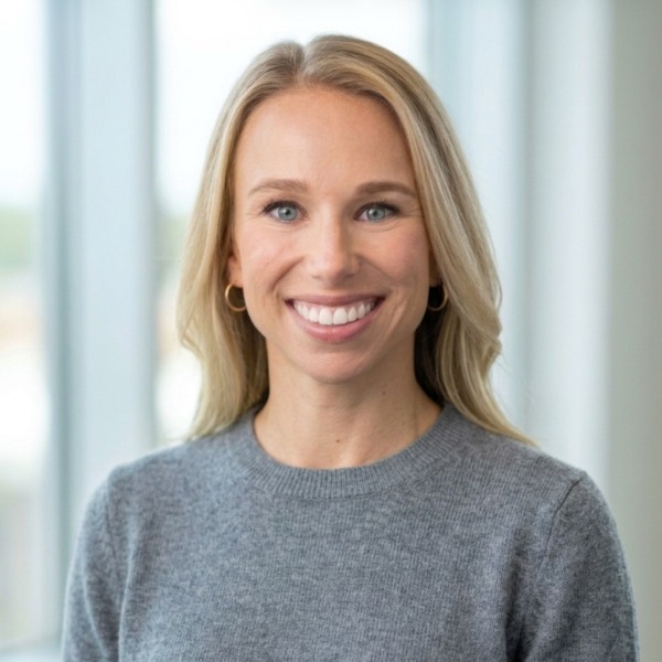 Headshot photo of Leanne Schlosser looking at the camera